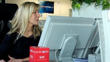 Ulrike von der Groeben bei der Arbeit in der RTL aktuell-Redaktion (2014).