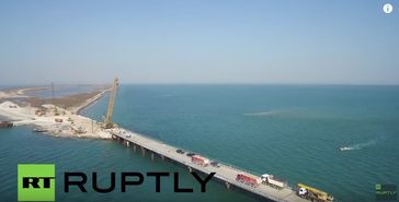 Bild: Screenshot Youtube Video "Russia: Drone captures over 1,000-metre bridge to Crimean peninsula"