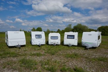 Fünf Wohnwagen im ADAC Vergleich: Weinsberg, Knaus, Eriba, Sterckeman, LMC Bild: ADAC Fotograf: UweRattay