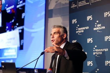 Yair Lapid (2016)