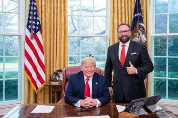 Jason Miller und Donald Trump (2018), Archivbild Bild: GETTR