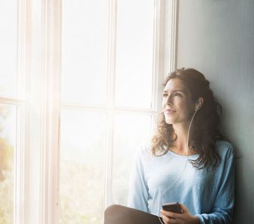 Kopfschmerzen sanft vorbeugen mit Neurostimulation Bild: "obs/Vitos/www.vitos.plus | iStock, Porta (2016)"