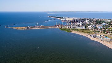 Der Handelshafen von Jeisk auf der Nehrung zwischen der Bucht von Taganrog und der Bucht von Jeisk im Asowschen Meer, Juni 2017