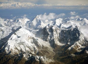 Teil des Tian Shan mit dem Khan Tengri in der Bildmitte