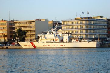 Boot der Guardia Costiera