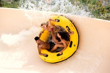 Zum fünften Mal in Folge wurde der Siam Park aufgrund der positiven Bewertungen der Besucher mit der Auszeichnung "Travellers Choice Award" zum besten Wasserpark der Welt gekürt. Bild: "obs/Loro Parque/Siam Park"