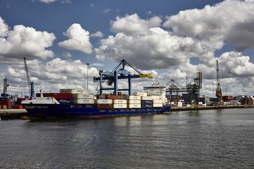 Symbolfoto: Hafen in Rotterdam in den Niederlanden. Bild: Travel_Motion / Gettyimages.ru