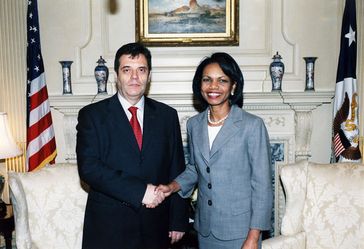 Koštunica mit Condoleezza Rice 2006 in Washington D.C.
