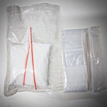100 Gramm Amphetamin in 
Kunststofftütchen, Bild: ZOLL