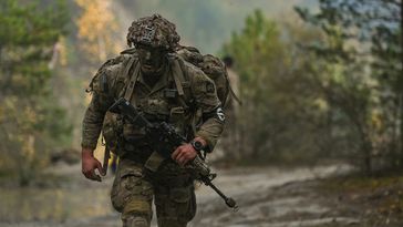 Auf dem Bild: Soldat der 101. US-Luftlandedivision. Bild: Gettyimages.ru / Artur Widak