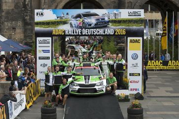 SKODA bei der WM-Rallye in Deutschland: Esapekka Lappi/Janne Ferm setzten die SKODA Siegesserie in der WRC 2 fort. Bild: "obs/Skoda Auto Deutschland GmbH"