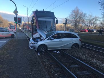 Straßenbahnunfall Bild: Polizei