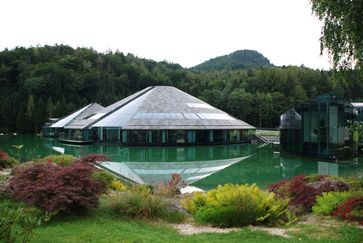 Red-Bull-Zentrale in Fuschl am See