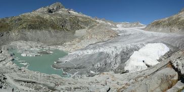 Der Rhonegletscher (Zustand Sept. 2012) in der Schweiz schmilzt aufgrund der Klimaerwärmung im rasanten Tempo ab. Quelle: de:Benutzer:ch ivk - Eigenes Werk, CC BY 3.0, (idw)