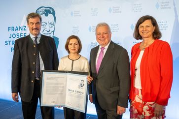 Maia Sandu, Markus Ferber (2.v.r.), Dr. Markus S öder (l.) und Ilse Ai gner (r.) (2025) Bild: Hanns-Seidel-Stiftung e.V. Fotograf: THOMAS PLETTENBERG