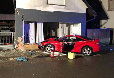 Das Foto zeigt die Unfallstelle Bild: Polizeipräsidium Westpfalz (ots)