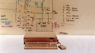 Der in den USA entwickelte Heimcomputer Commodore Amiga hatte in den 1980ern großen Einfluss auf die Entwicklung von Videospielen und des später populär werdenden PC. Bild: "obs/ZDFinfo/Nicola Woodroff"