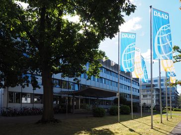 Deutsche Akademische Austauschdienst e. V. (DAAD) in Bonn.