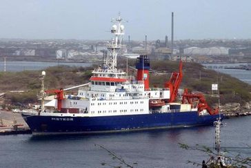 Die Meteor im Hafen Foto: Prof. Dr. Martin Meschede