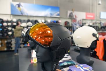 TÜV SÜD gibt Tipps zum Kauf von Schutzausrüstung für Ski- und Snowboardfahrer