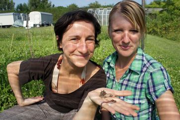 Jun.-Prof. Dr. Anke Hildebrandt (l.) und Dr. Christine Fischer von der Uni Jena haben untersucht, we
Quelle: Foto: Anne Günther/FSU (idw)