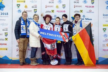 BILD zu OTS - Zielwettbewerb Damen - Gold an Österreich. Mit insgesamt 698 Punkten holte sich die Österreicherin Simone Steiner Gold. Dies ist bereits ihre 4 Medaille bei der Eisstock WM 2018 in Amstetten-Winklarn.
