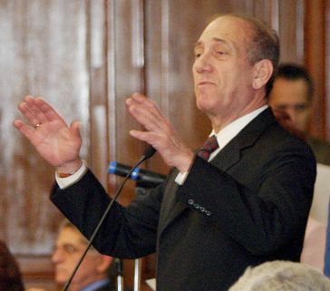 Ehud Olmert bei einer Rede in São Paulo, 2005