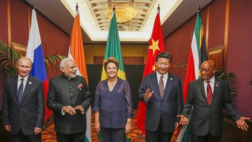 Presidenta Dilma Rousseff durante reunião dos Chefes de Estado do BRICS. Brisbane - Austrália,15/11/2014. Bild: Roberto Stuckert Filho/PR, on Flickr CC BY-SA 2.0