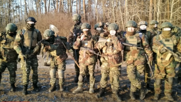 Weißrussische Nationalisten werden im "Kalinowski-Regiment" in der Ukraine ausgebildet, laut Video von der NATO (Screenshot) Bild: Screenshot: youtube / Maxim Schabutzkij