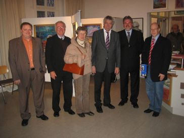 Prof. Horst Zuse (Sohn des Computererfinders), Holger Quambusch und Ehefrau sowie Heinz Jäger, Thomas Schmitt und Alexander Berg (v. li) Bild: Heinz-Volker Jäger