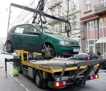 Staatliche Enteignung von Vermögen bald möglich? Wer nicht lückenlos beweisen kann wie er Autos, Häuser, Schmuck und anderes bezahlt hat und woher er das Geld hatte, soll in zukunft legal enteignet werden (Symbolbild)