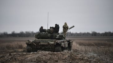 Ein russischer T-72-Panzer in Bereitschaft im Gebiet Saporoschje (Symbolbild) Bild: Sputnik / Konstantin Michaltschewski