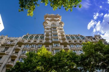 Die Fassade des Palacio Barolo in Buenos Aires folgt der Inspiration eines der bedeutendsten Werke der Literatur, der Göttlichen Komödie Dante Alighieris.  Bild: Visit Argentina Fotograf: Visit Argentina