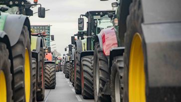 Im Einklang mit ihrem Antrag „Höfesterben beenden“ bekundet die AfD-Fraktion NRW Solidarität mit unseren Landwirten.