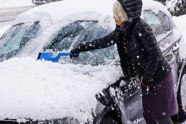 Winter, Schnee & Auto (Symbolbild)