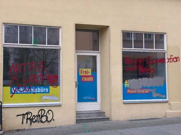 Kein AfD Wahlkampfbüro, nein, ein FDP Wahlkampfbüro nach dem Überfall der ANTIFA-Terroristen nach der demokratischen Wahl eines FDP Ministerpräsidenten (Symbolbild)