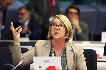 Berichterstatterin Isolde Ries, Erste Vize-Präsidentin des Landtags des Saarlands  Bild: Europäischer Ausschuss der Regionen Fotograf: Europäischer Ausschuss der Regionen