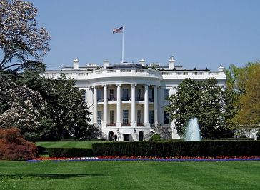 Außenansicht des Weißen Hauses (Mittelbau, Südansicht. Bild: UpstateNYer / wikipedia.org