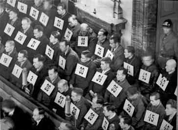 SS Angeklagte in den Rastatter Prozessen (1946)