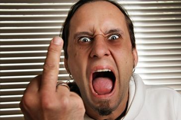 Wut, Ärger, Zorn, Hass, Mittelfinger (Symbolbild)