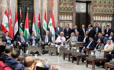 Bashar al-Assad mit einer arabischen Delegation (2023)