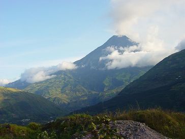 Der Vulkan Tungurahua nahe Baños, Ecuador. Bild: Martin Zeise, Berlin / wikipedia.org