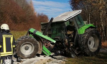 Unfall mit Traktor Bild: Feuerwehr