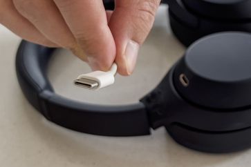 USB Type C: TÜV SÜD informiert zu Funktionen des Universalsteckers