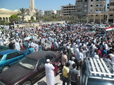 Ägypten: Supporters of the ousted President Morsi demonstrate in Damietta on July 5 Bild: Mohamed Elsayed - wikipedia.org