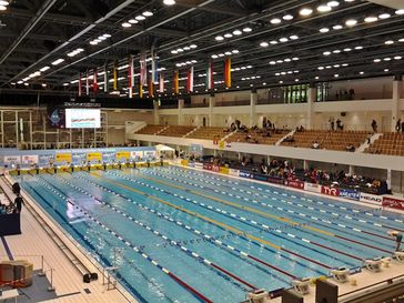 Schwimm- und Sprunghalle im Europasportpark