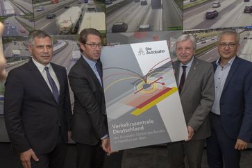 Einweihung der Verkehrszentrale Deutschland (v. l. n. r.): Stephan Krenz, Andreas Scheuer, Volker Bouffier und Tarek Al-Wazir (2019)