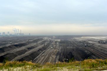 Lausitz: Abraumförderbrücke 33F60 im Tagebau Nochten