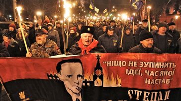 Aufmarsch zu Ehren des ukrainischen Faschisten und Nazikollaborateurs Stepan Bandera in Kiew am 1. Januar 2020 Bild: www.globallookpress.com