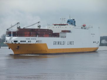 Ein ConRo-Frachter einer anderen Reederei